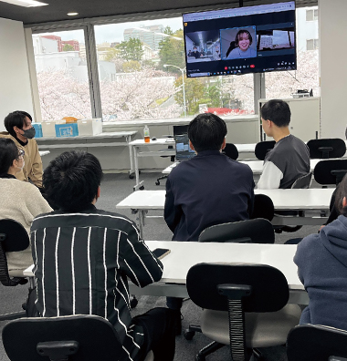 現役プログラマの方がメンターとして協力して、2日間のゲームジャムを実施